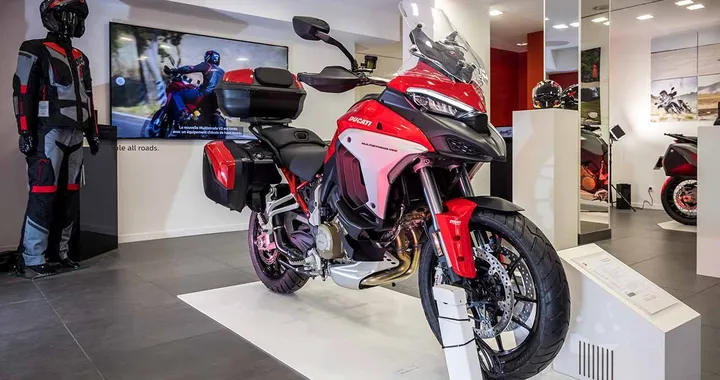 Ducati, a Parigi un nuovo Pop-Store dedicato alla Multistrada V4