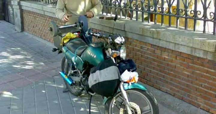 Foto del giorno: il moto arrotino errante