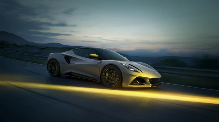 Lotus Emira, nuove V6 SE e Turbo SE potenziate e Racing Line