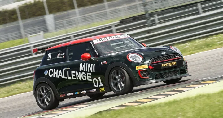 Mini Challenge 2016: più veloci con la nuova auto