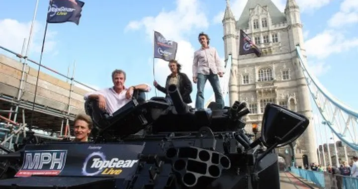 Top Gear: un carro armato nelle strade di Londra per promuovere il tour!