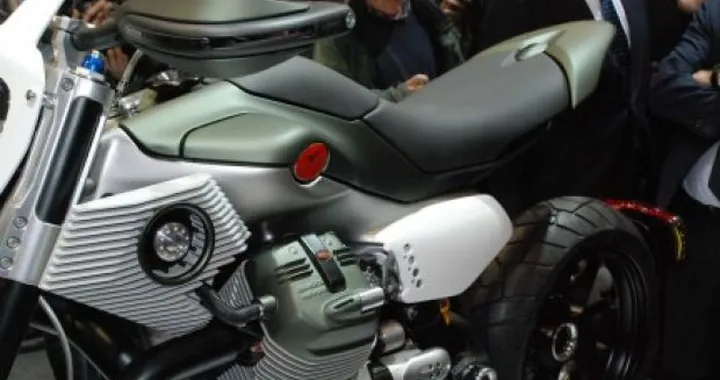 Live @ Eicma: Le Moto Guzzi V12