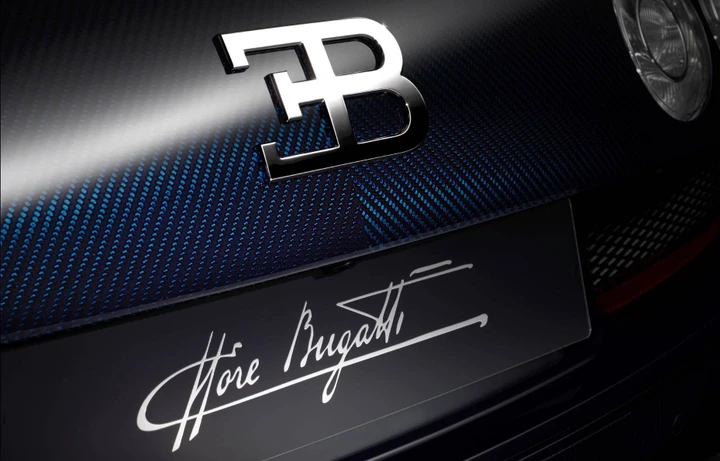 Bugatti: il video teaser con il sound dell'erede della Veyron
