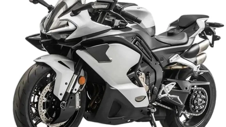 CF Moto 750 SR-R: la supersportiva cinese che sfida Yamaha e Kawasaki