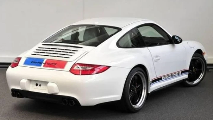 Porsche 911 Carrera GTS B59