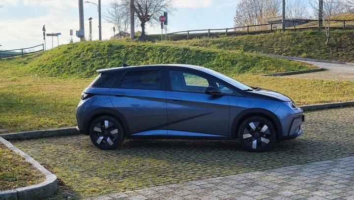 Arriva in Europa la BYD Dolphin G: PHEV compatto prodotto in Ungheria