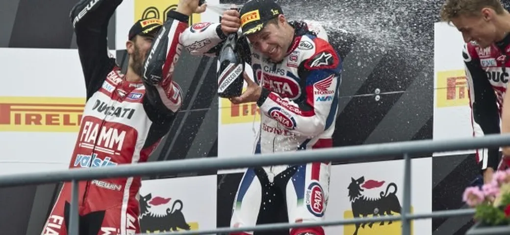 SBK Portimao 2014: Guintoli abbatte Melandri, Rea vince Gara-2 su Giugliano e Davies [FOTO]