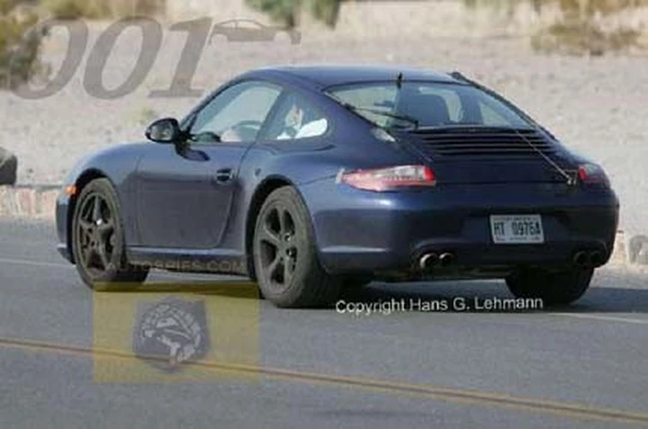 Porsche 911: pronto un restyling per il 2007