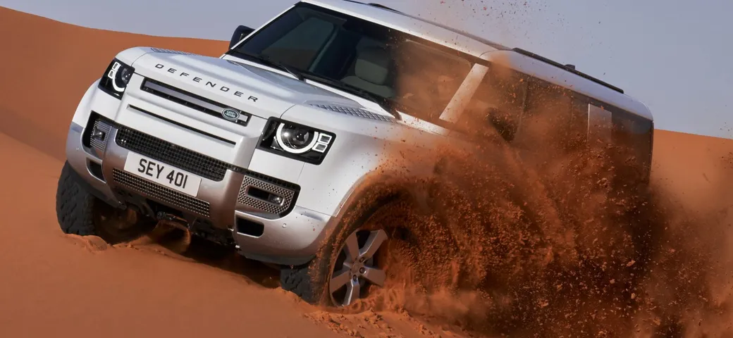 Land Rover Defender 130: in arrivo la versione da 8 posti