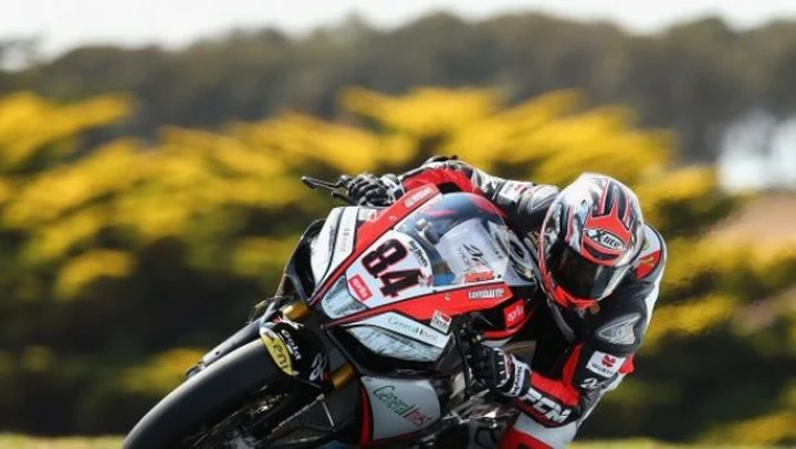 WSBK: Fabrizio sorprende tutti nella Q1 di Phillip Island, 3° Melandri, indietro le Ducati