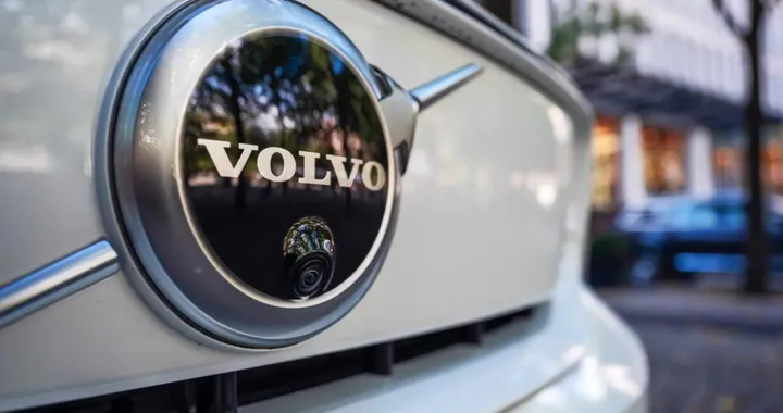 Volvo Cars vola in Borsa dopo utili record: momento storico