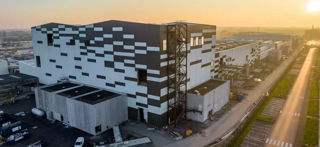 Tagli in vista nella fabbrica di batterie di Stellantis in Francia: tanti i posti a rischio