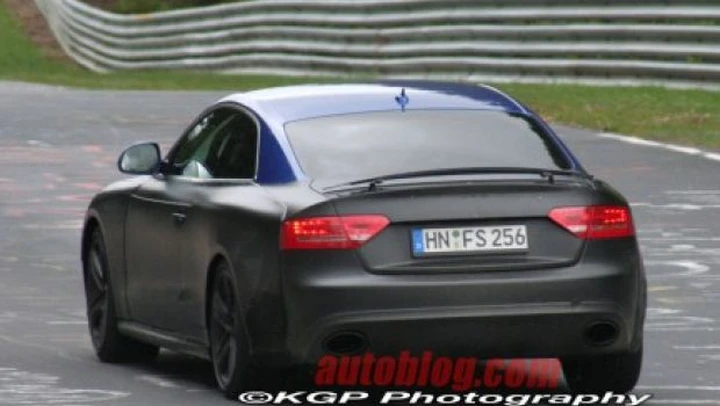 Audi RS5: avrà un alettone rettrattile?