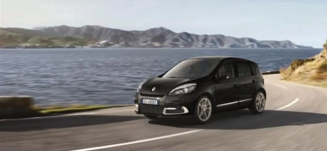 Renault Scenic XMOD Race: edizione speciale da 19.600 Euro