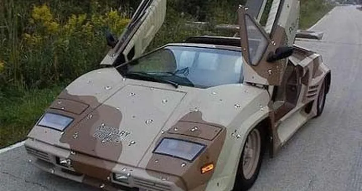 L'auto del generale...