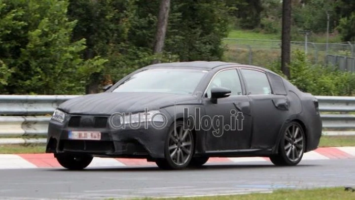 Lexus GS: per lei anche un turbodiesel 4 cilindri