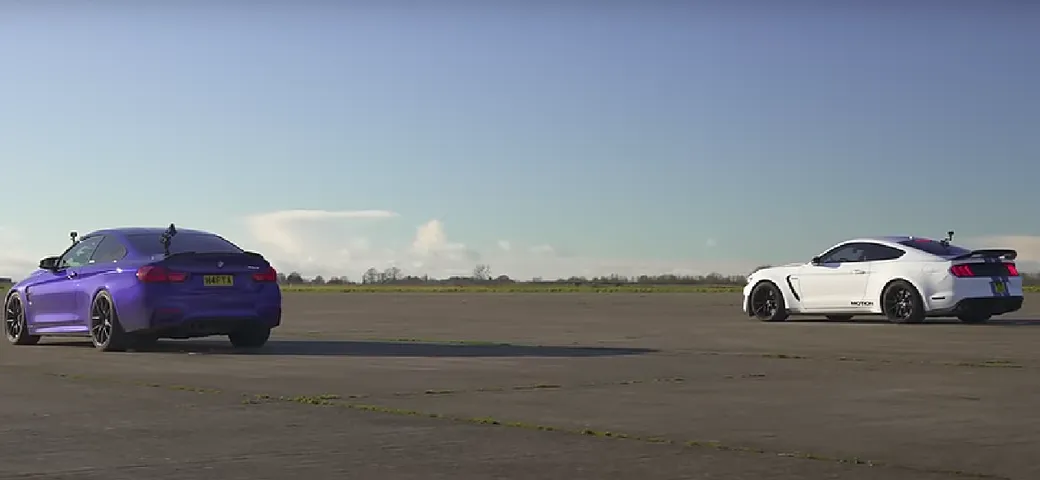 BMW M4 CS contro Shelby Mustang GT350, chi vincerà questa sfida epica? [VIDEO]