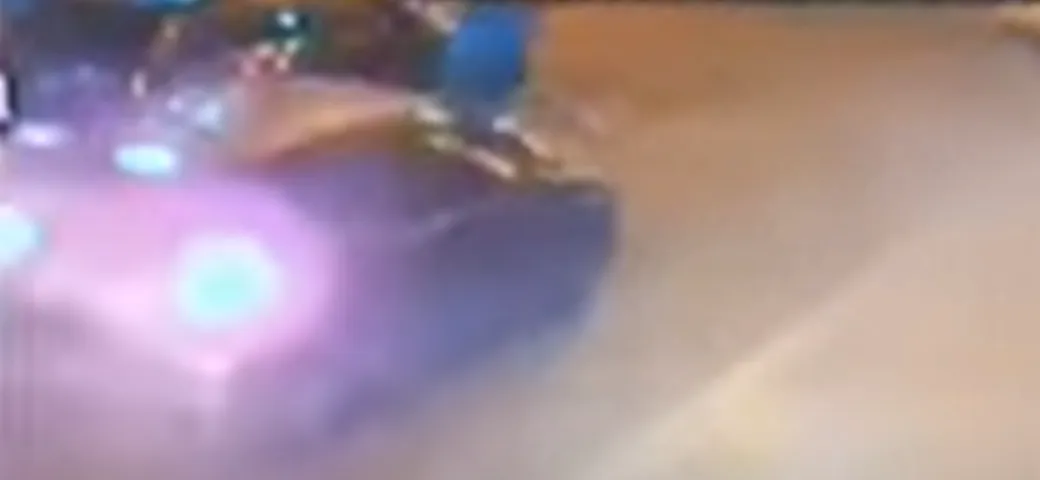 Choc ad Aversa: trascinano con l'auto una donna dopo lo scippo [Video]