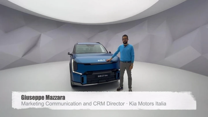 Kia EV9, debutta il nuovo SUV elettrico a tre file: intervista a Giuseppe Mazzara [VIDEO]