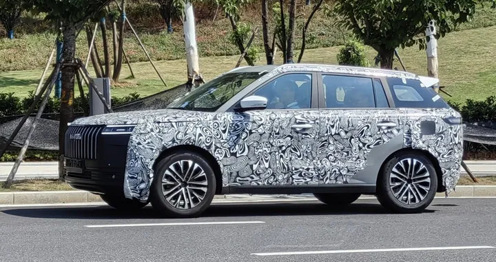 Jaecoo J5, prime foto spia del SUV pensato per i giovani