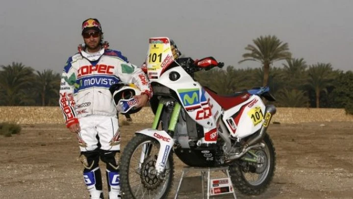 13 Aprilia RXV 4.5 Tuareg al via della prossima Dakar