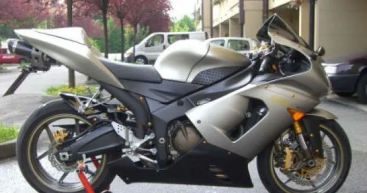 Foto del giorno: Kawasaki ZX-6R con scarico Exan Full carbon