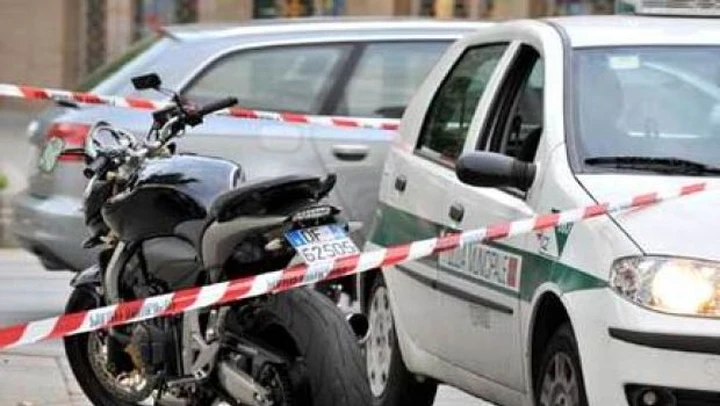 Motociclista uccide anziana sulle strisce pedonali