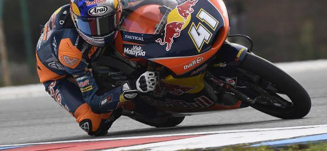 Moto3, sberla finale di Binder “alieno” davanti al rookie Mir! Migno (a podio), Bastianini, Di Giannantonio super!