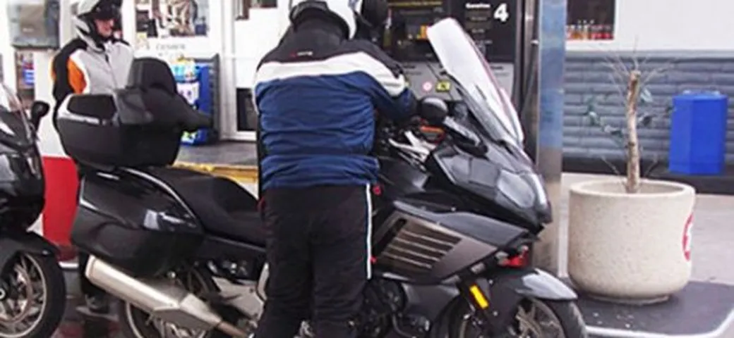 BMW K1600LT: la prima foto spia della 6 cilindri bavarese
