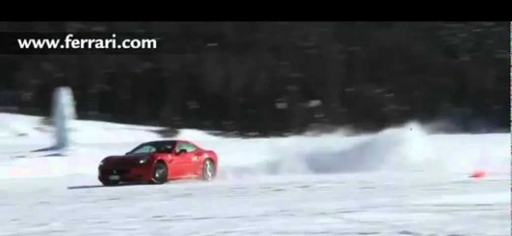 Ferrari: anche la California se la cava sulla neve...