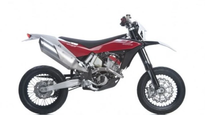 Husqvarna 2011: mega gallery dei modelli per il nuovo anno