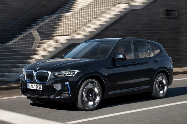 BMW iX3: i dettagli dell'aggiornamento
