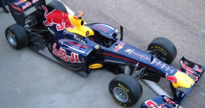 F1: la Red Bull suona l'inno italiano con il V8
