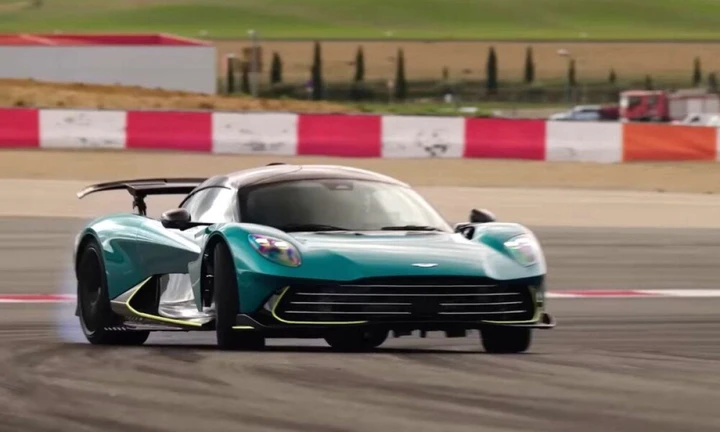 Potente come un dio vichingo, Valhalla: la nuova Aston Martin da 1065 CV