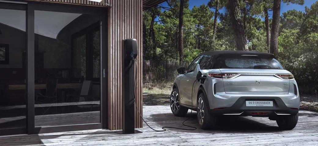 DS 3 CROSSBACK E-TENSE: nuovi servizi di connessione e ricarica