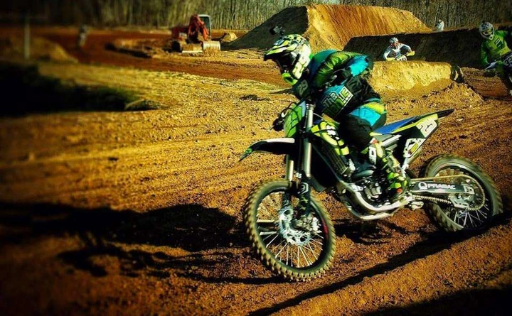 Andrea Iannone, allenamento invernale in Motocross [VIDEO]
