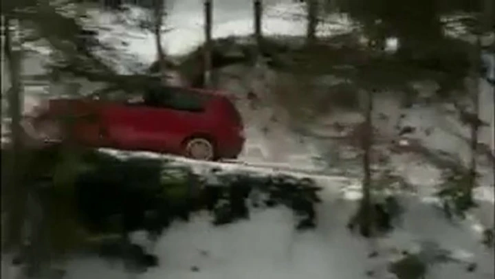 Volkswagen Golf 4Motion in video