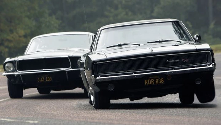 Bullitt: l'inseguimento di Mustang e Charger ricreato a Silverstone in Video