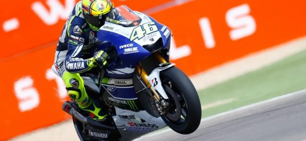 MotoGP Aragon 2013: Rossi al comando. Marquez, Pedrosa e Lorenzo rimangono nei box.