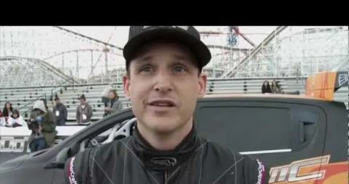 Chevrolet: pazzesco kickflip per una Aveo