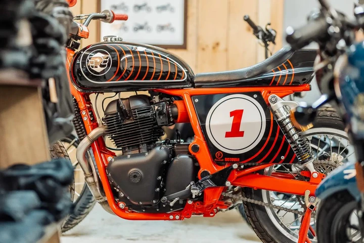 Royal Enfield INT 650: la trasformazione Flat Track che incanta
