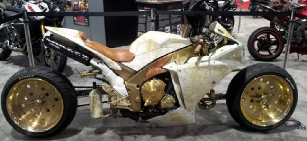 Yamaha R1 Sesto Custom Cycles