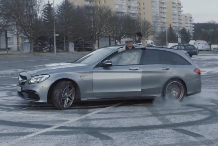 Lo scherzo di Petter Solberg sulla Mercedes-AMG C63 S [Video]