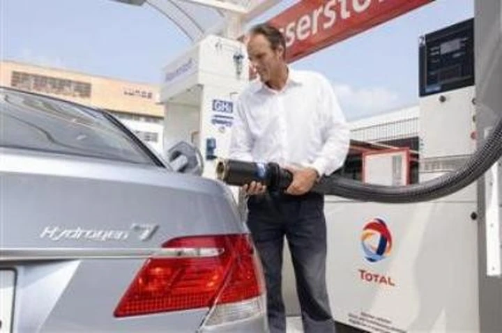 Bmw: Distributore di idrogeno a Roma