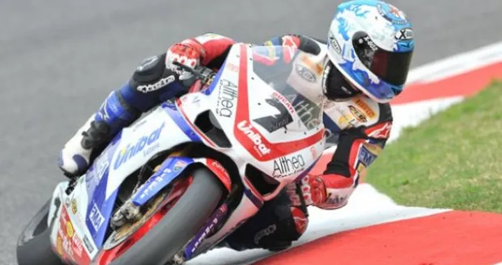 WSBK: tutto invariato nelle QP2 di Imola causa pioggia. Carlos Checa comanda ancora