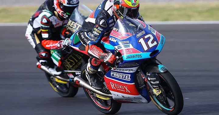 Moto3, Argentina: Bezzecchi trionfa con la KTM, Di Giannantonio sul podio