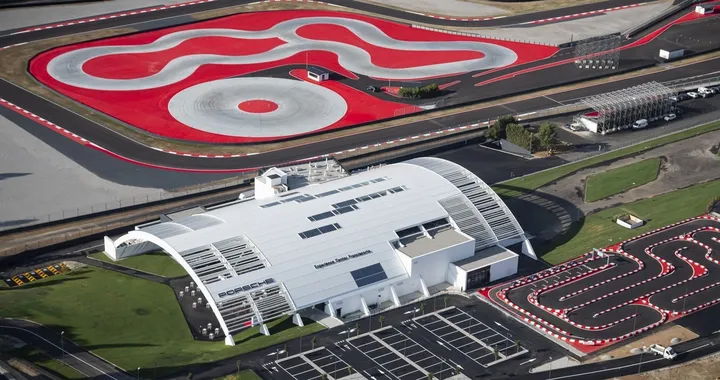 Porsche: apre l’Experience Center Franciacorta, il più grande del mondo