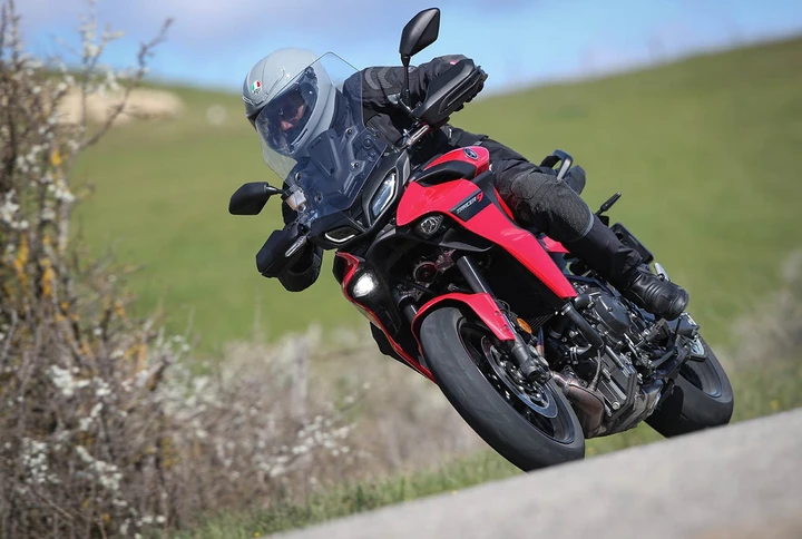 Yamaha Tracer 9 2021, la prova su strada (VIDEO)