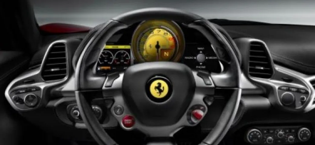 Ferrari 458 Italia: Maranello spiega i miglioramenti all'ergonomia