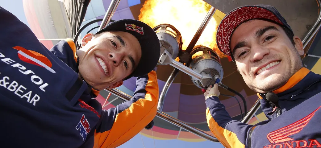 Un volo in mongolfiera per Marc Marquez e Dani Pedrosa [Video]